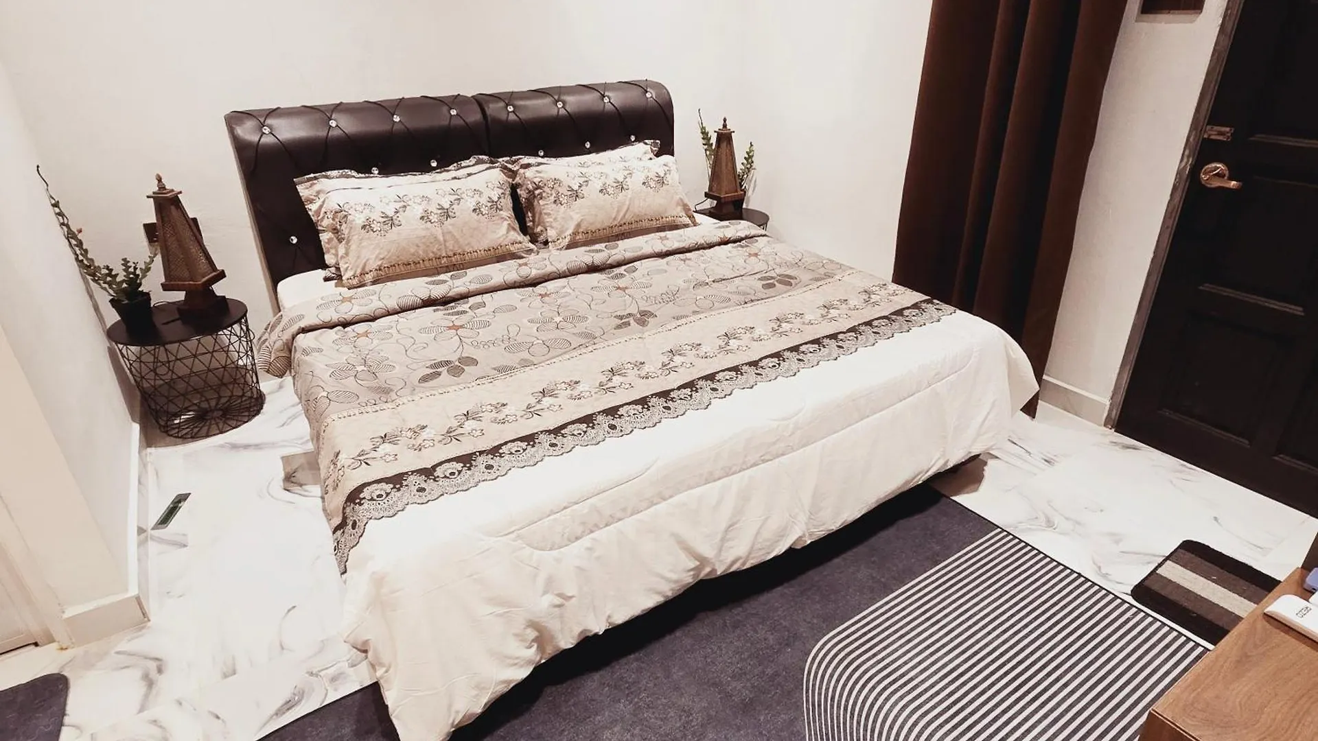 Stylish Balinimo Guest Room - King Bed, Free Netflix, Prime & Wi-Fi Near Bukit Mertajam Kubang Semang Malaysia
