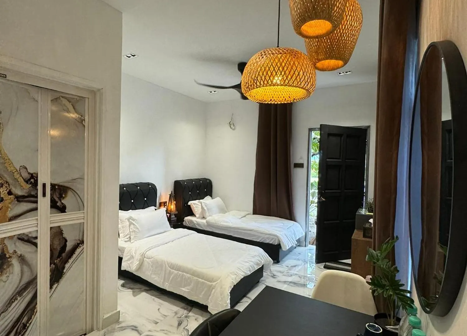 Country house Stylish Balinimo Guest Room - King Bed, Free Netflix, Prime & Wi-Fi Near Bukit Mertajam Kubang Semang Malaysia